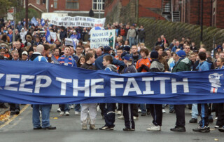 Oldham Athletic fani protest