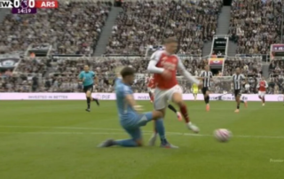 Viktor Gyokeres Nick Pope Newcastle United Arsenal rzut karny kontrowersja Jarred Gillett
